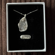 Personalize your jewelry · Custom service 