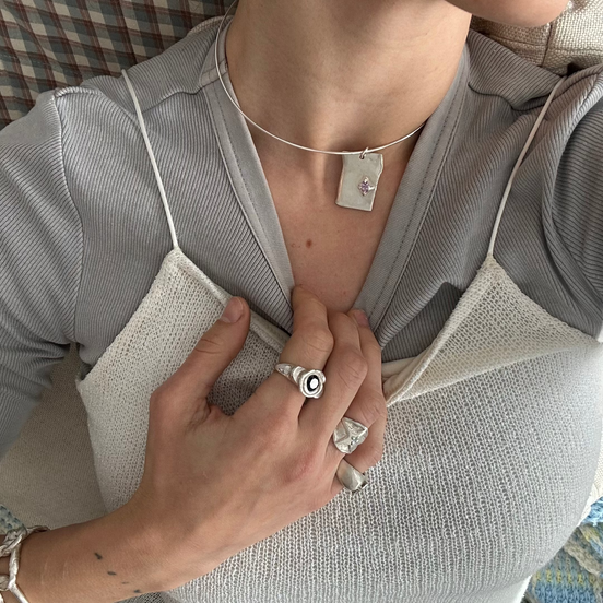 Gargantilla amatista ·