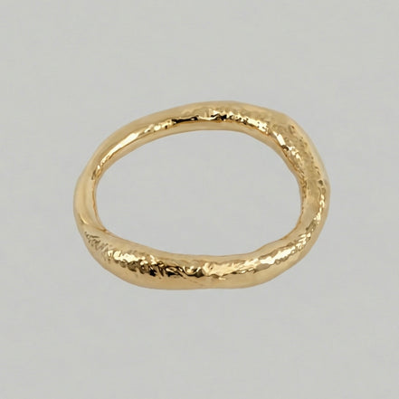 Simplemente un anillo de oro