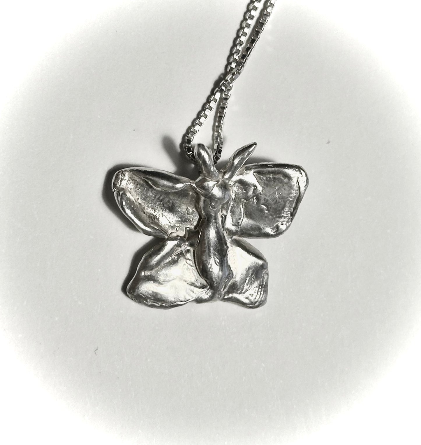 mariposita pendant