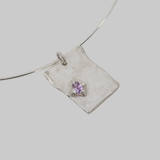 Gargantilla chapa amatista
