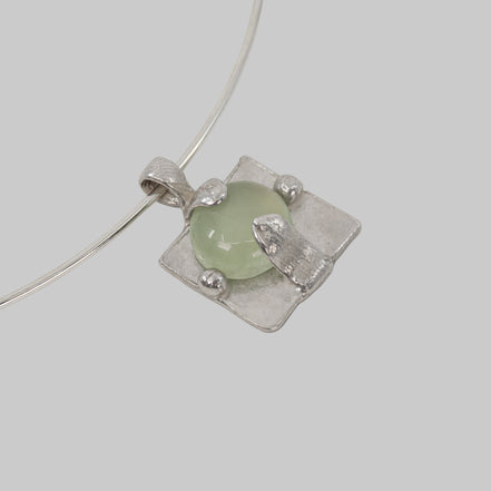 Gargantilla piedra verde