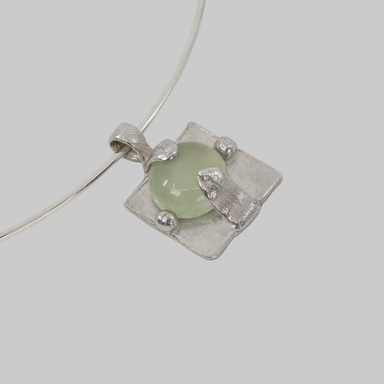 Gargantilla piedra verde